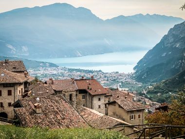 Ausblick vom Burgenweg in Südtirol