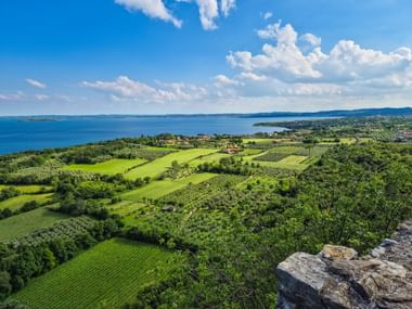 Blick von der Festung auf den Gardasee