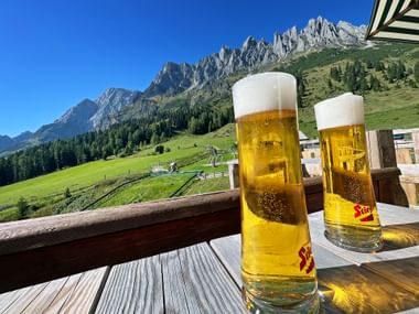 Bier auf der Schweizer Hütte