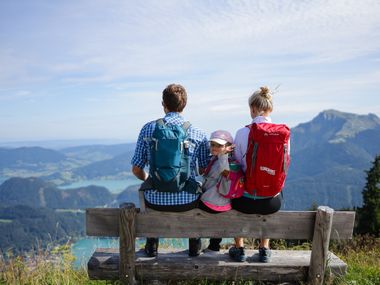 Family hiking in the Salzkammergut