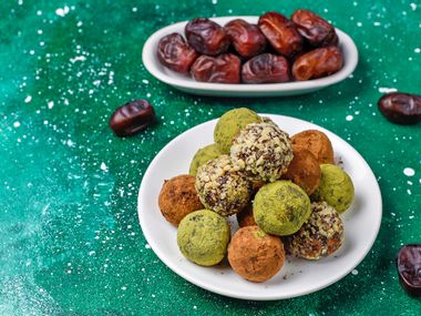 Energy balls with dates as a hiking snack
