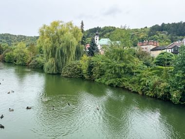 Blick auf Fluss und Eichstätt