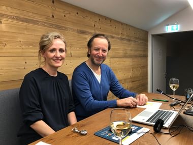 Die Vortragenden Verena Sonnenberg und Andreas Schintlmeister