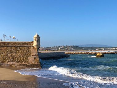 Schöne Wandertouren mit Blick auf Portugals Küste