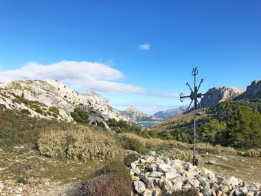 Ausblick vom Gipfelkreuz auf den Cúbertausee Ausblick vom Gipfelkreuz auf den Cúbertausee