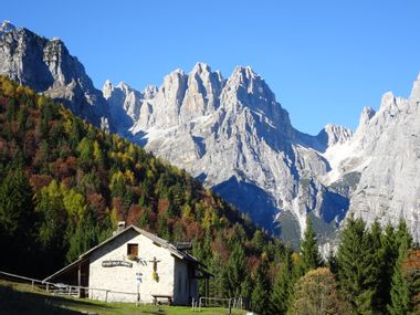 Herbstwandern in Südtirol, Blick auf die Berge