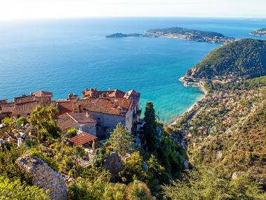 Bergdörfer und tolle Weitblicke auf das Meer beim Wandern an der Côte d'Azur