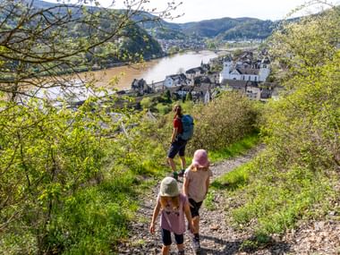 Wanderer am Moselsteig