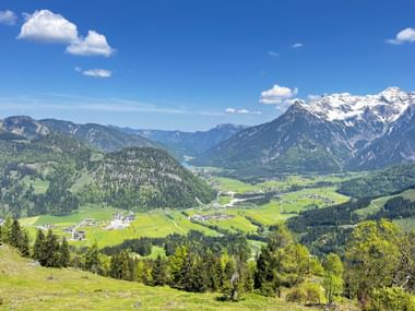 Ausblick zur Buchensteinwand Wanderreise über die Kitzbühler Alpen mit Blick auf die Buchensteinwand