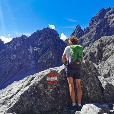 Wanderin am Dachstein Höhenrundweg