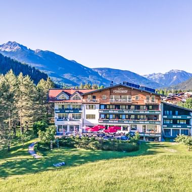 eurofun-foehrenhof-blick-hotel-wiese eurofun-foehrenhof-blick-hotel-wiese