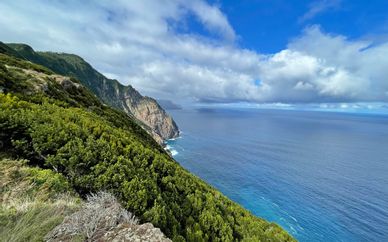 Panorama beim Wandern entlang der Nordküste Madeiras