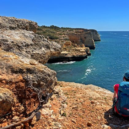 Claudia Wallner im Wanderurlaub an der Algarve