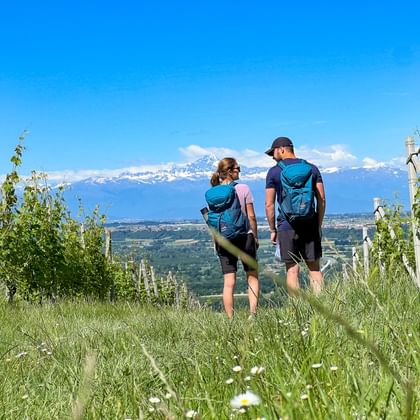 Wanderpaar im Piemont