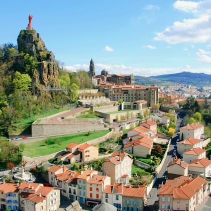 Die Stadt "Le Puy-en-Velay" in Frankreich