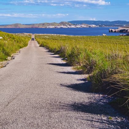 Einsame Wanderwege am Meer auf Menorca