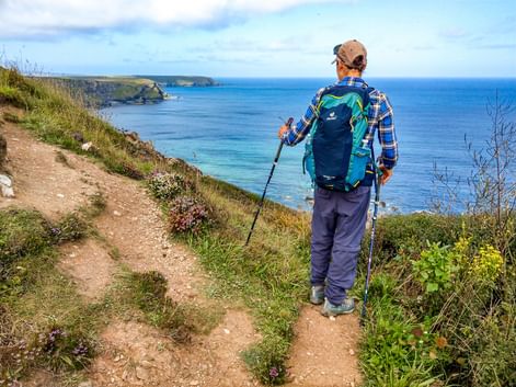 Wanderer am Wanderweg