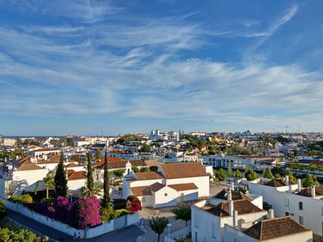 Aussicht auf Stadtpanorama Algarve