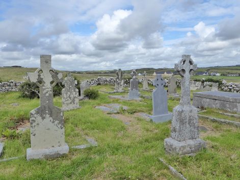 Friedhöfe entlang der Wanderrouten in Connemara