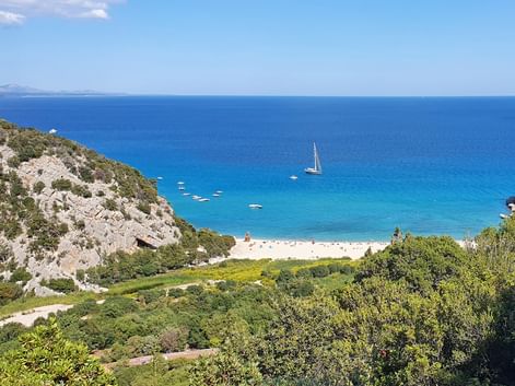 Strand im Ort 