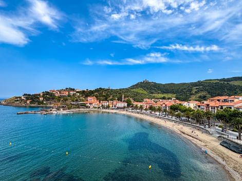 Blick auf den Strand von Collioure