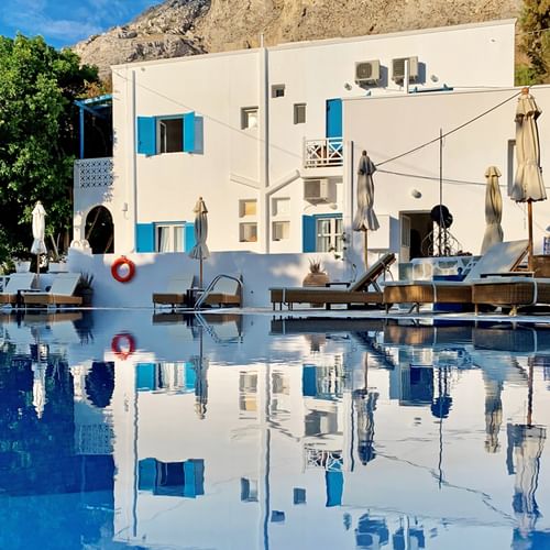 Exterior view of the Hotel Matina with pool