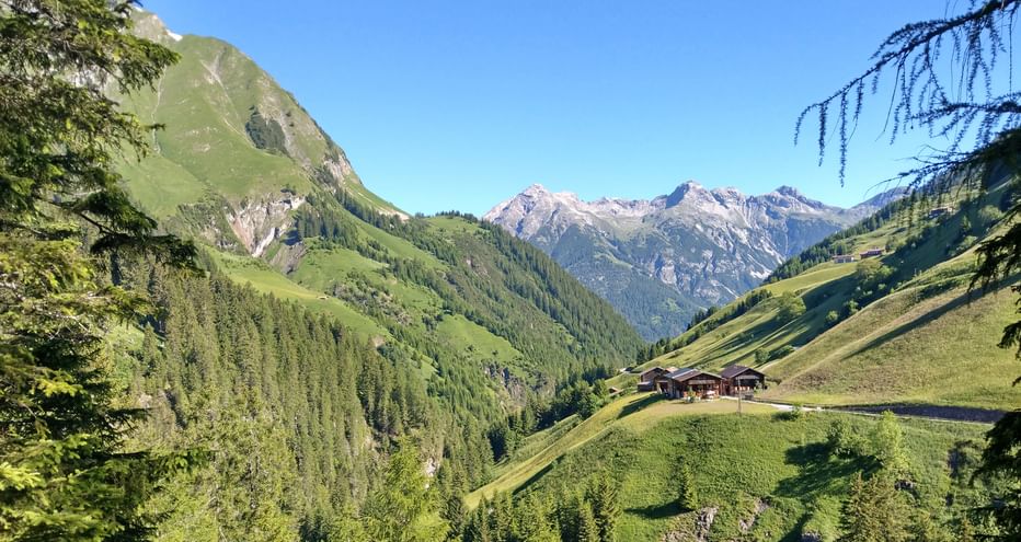 View of the huts in Steeg in the Inn Valley