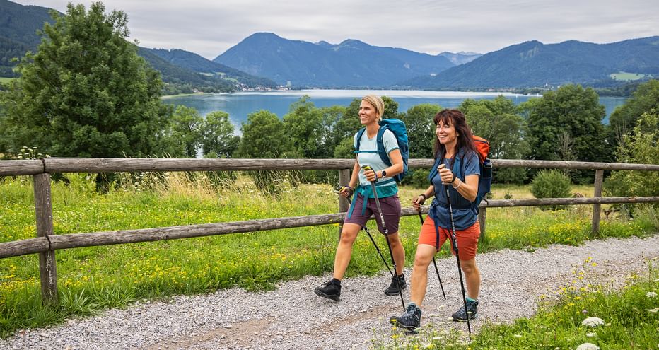 Gemütliche Wanderung entlang eines Schotterweges