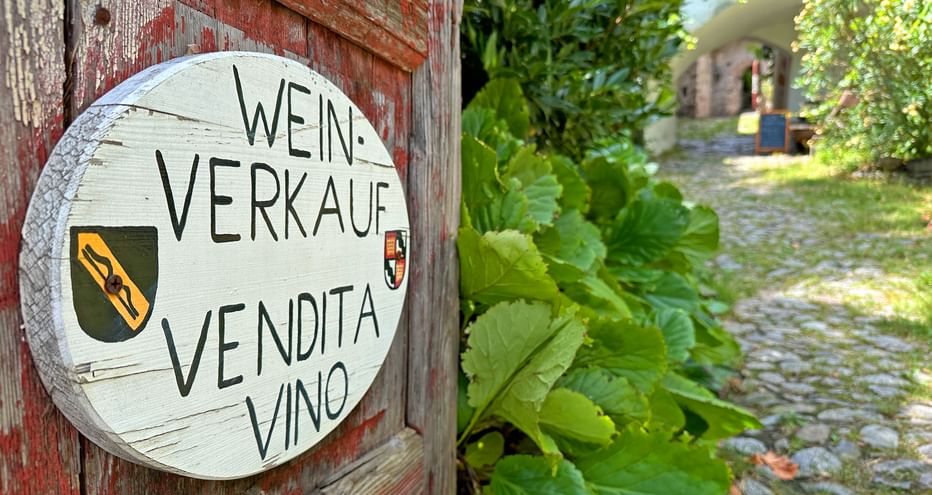 Weinverkauf bei einem traditionellen Weinhof