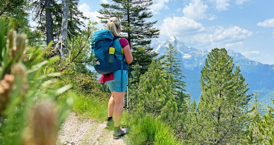 Hiker with a view of the Wetterstein mountains