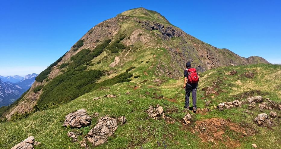 Hikers on the mountain path up the Spielberghorn