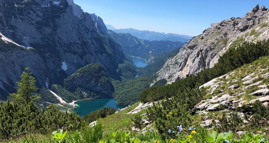 Panoramablick auf die Gosauseen