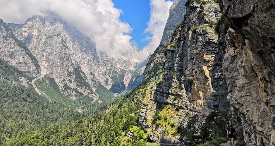 Bergkulisse der Brenta Dolomiten