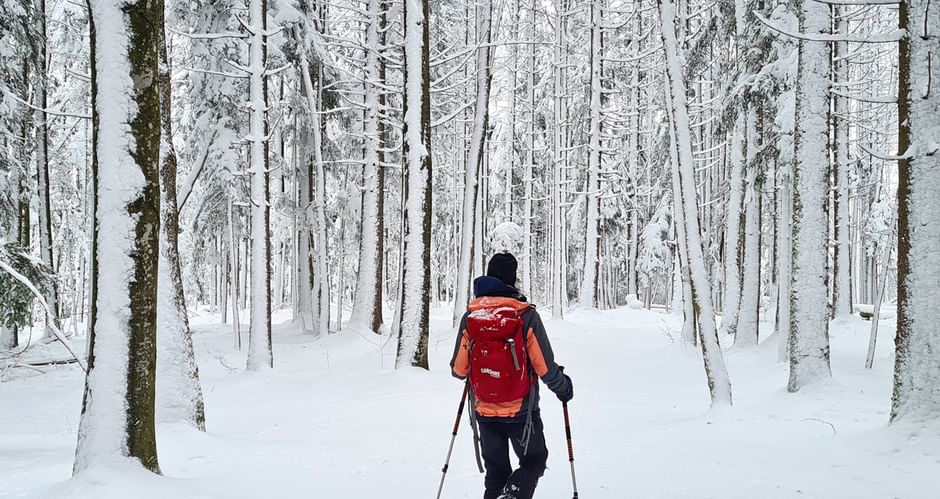 Winter hiking on the Ten Lakes Trail